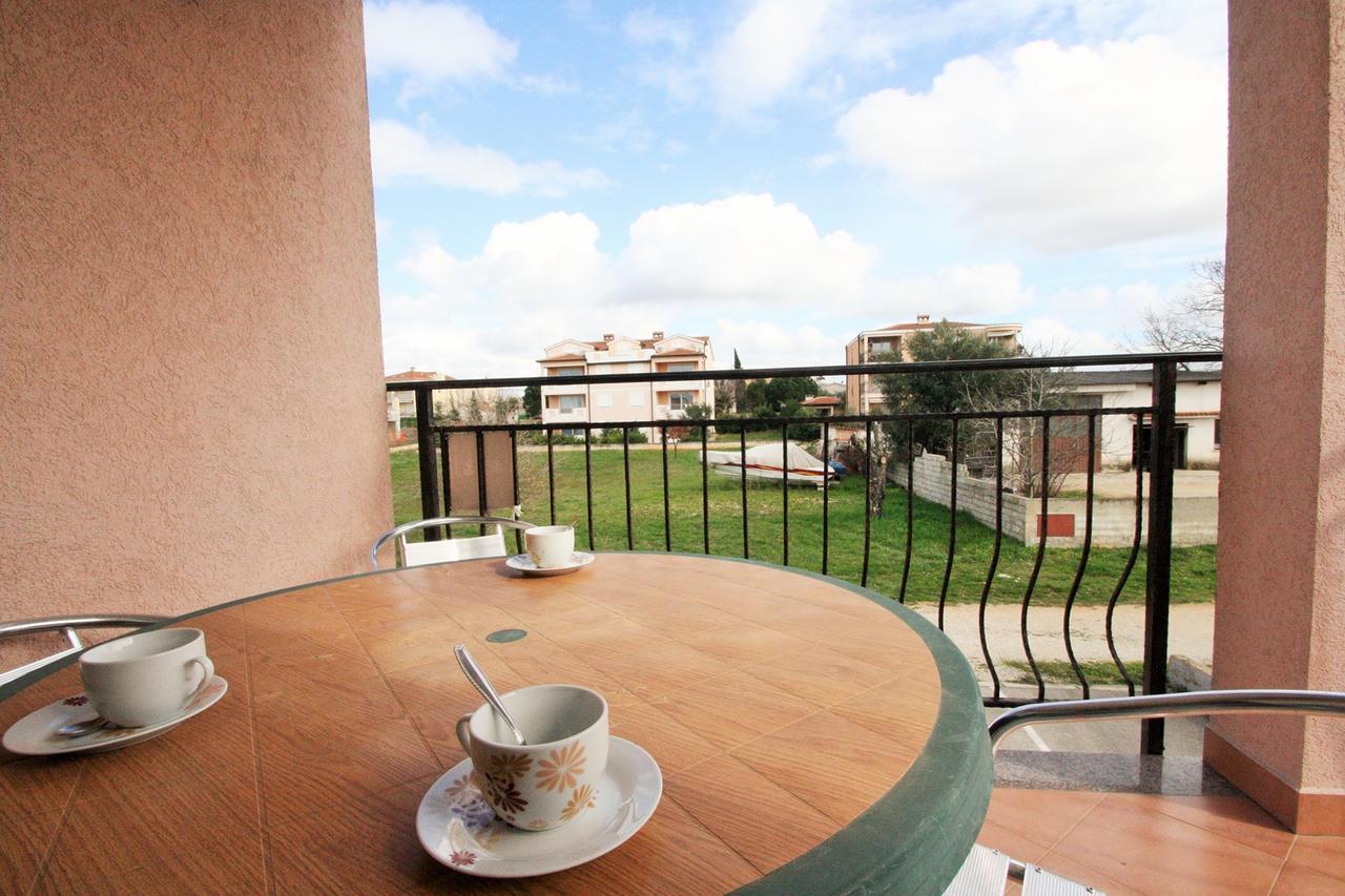 Apartment Bilic With Balcony Poreč Exterior foto